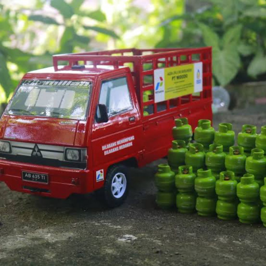 Mainan Anak Mobil Pick Up L300 / Mainan Anak Mobil Pertamina Pengangkut Lpg Miniatur Tabung Gas 3 Kg