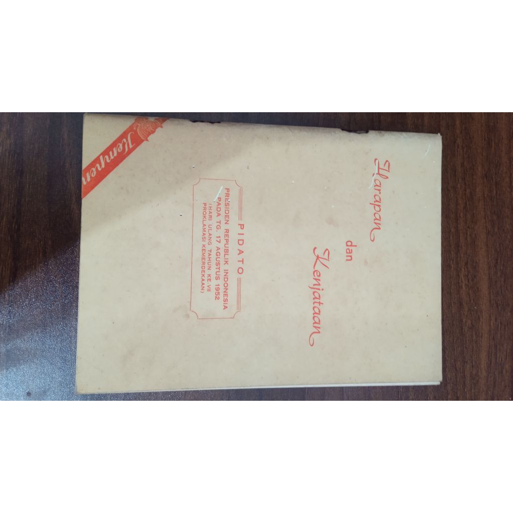 Buku pidato presiden Soekarno - HARAPAN DAN KENJATAAN