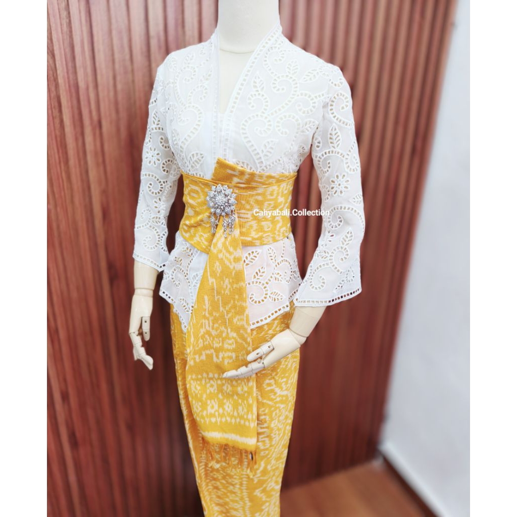 Kebaya Jadi Full Bordir Fullker Kerawang | Kartini Lengan Lonceng | Warna Putih fulker