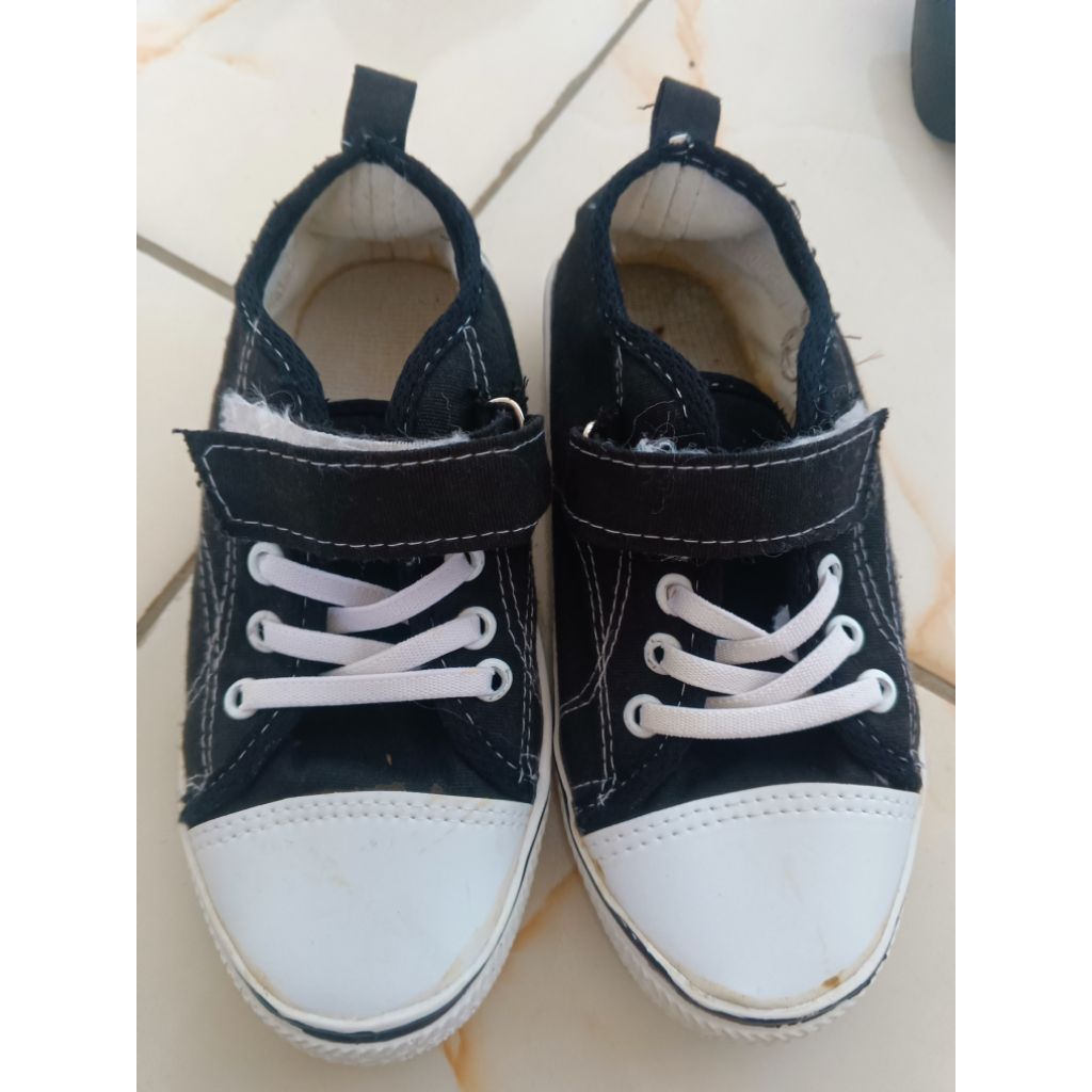 sepatu anak sekolah preloved