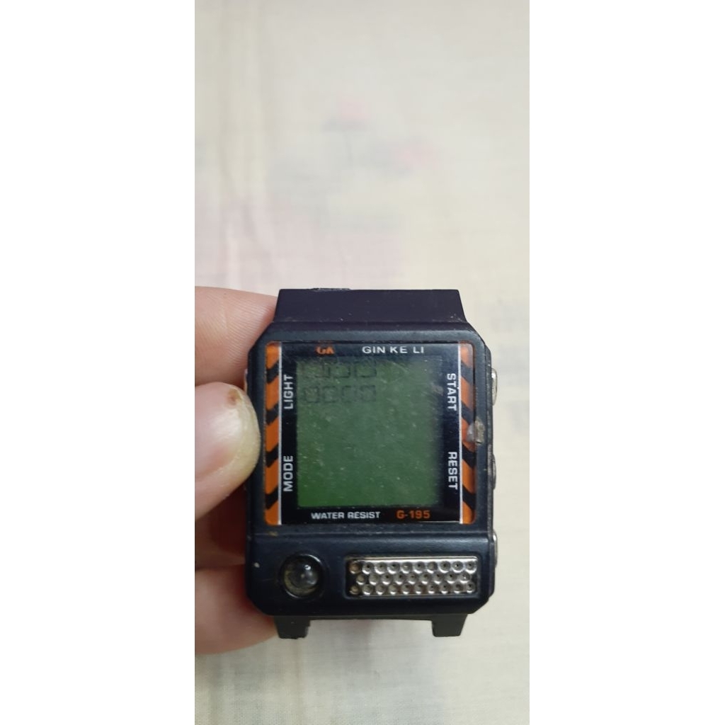 [002] Jam tangan off rusak