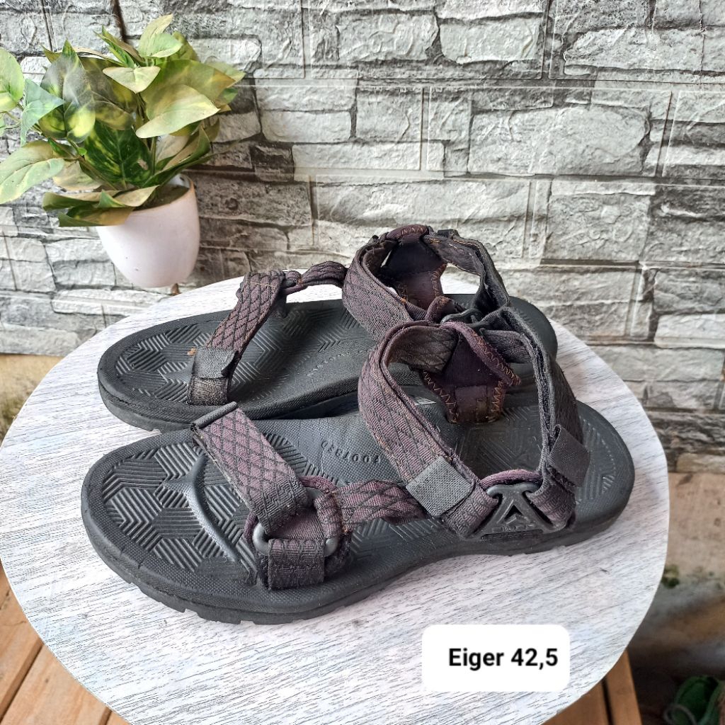 Sandal gunung second/bekas merk Eiger size 42,5 insol27,5cm