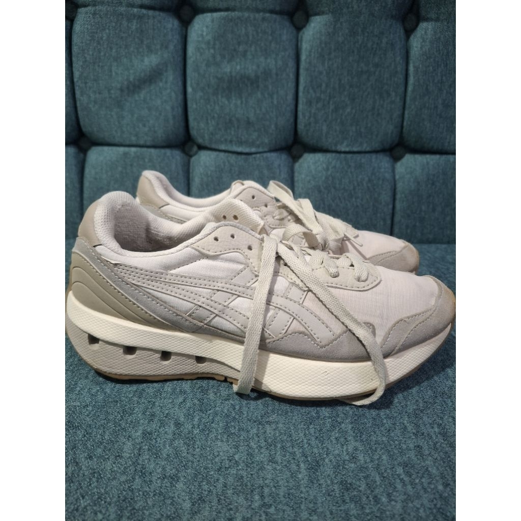 sepatu asics preloved