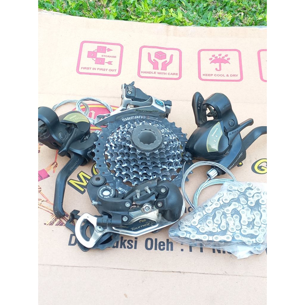 Mini Groupset Shimano Tourney 3x8 speed