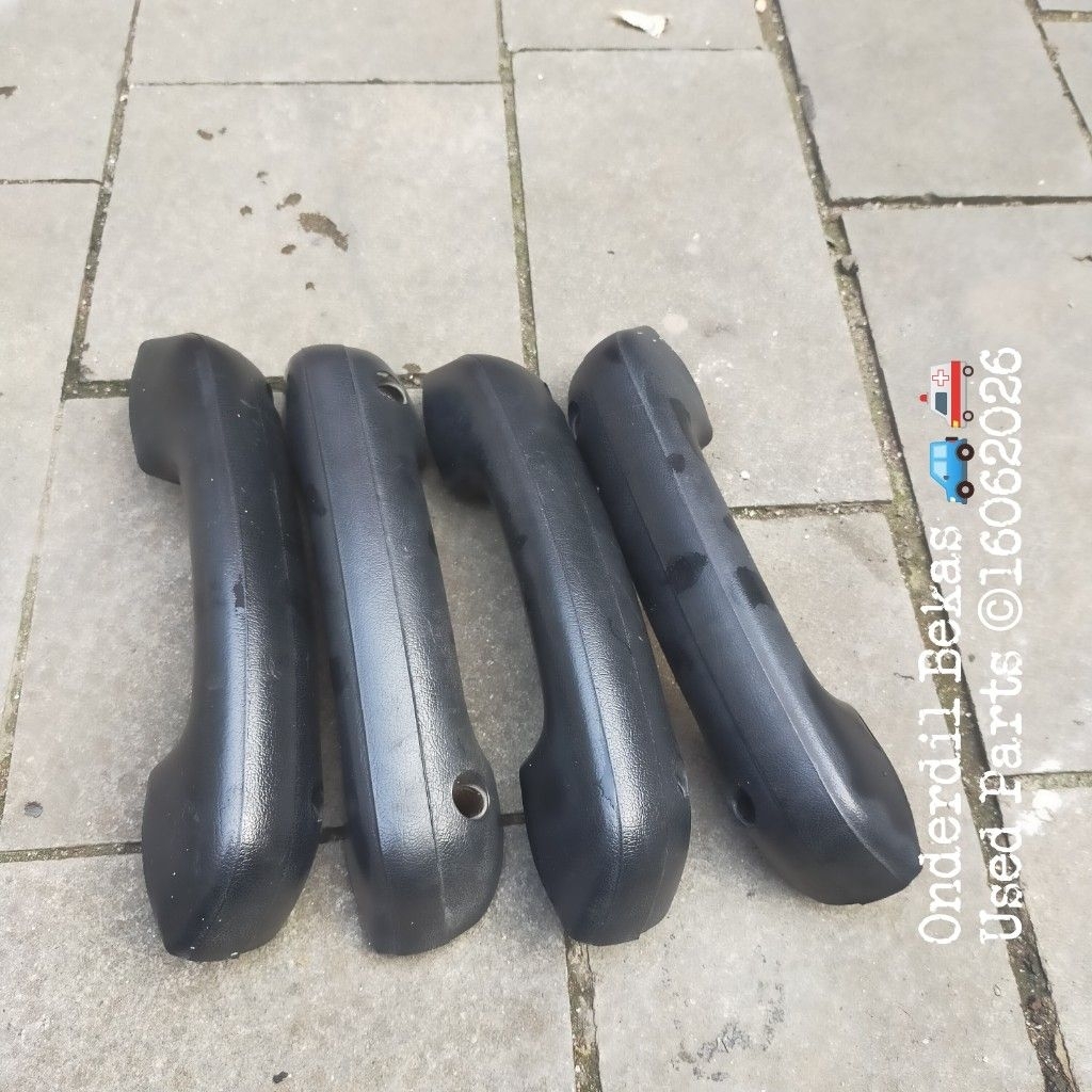 pull handle arm rest doortrim Toyota Corona 2000 RT 132