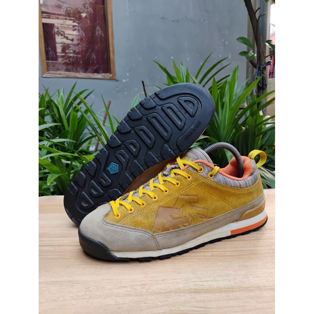 Kolon Sport EXO shoes