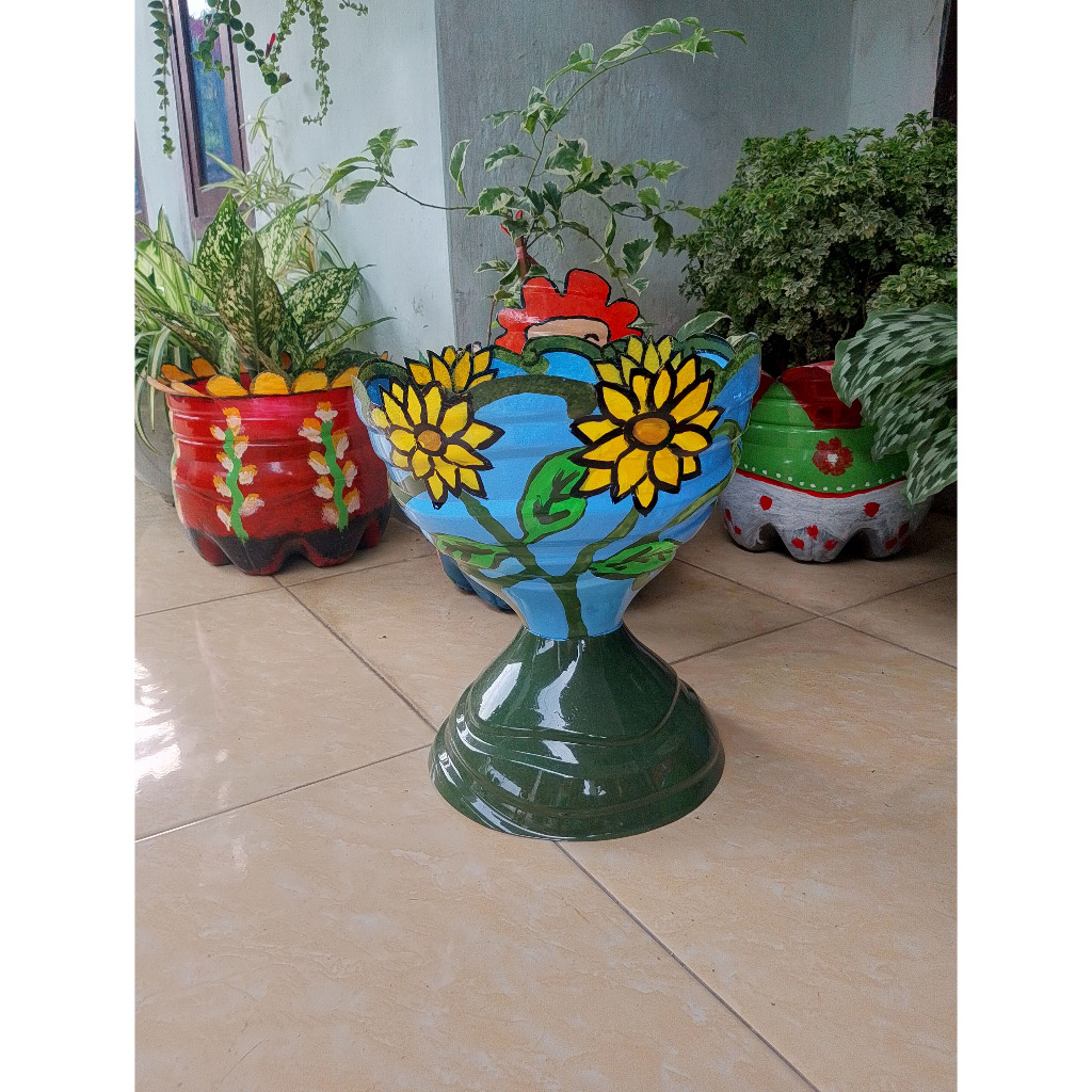 Pot Galon Kerajinan Prakarya Daur Ulang Design Gelas Motif Bunga Matahari dan Sepatu Unik Estetis