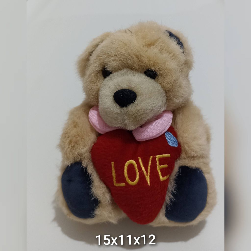 Boneka beruang love