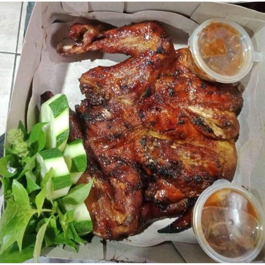 Ayam Bakar Kasmadi Utuh Bumbu Rujak