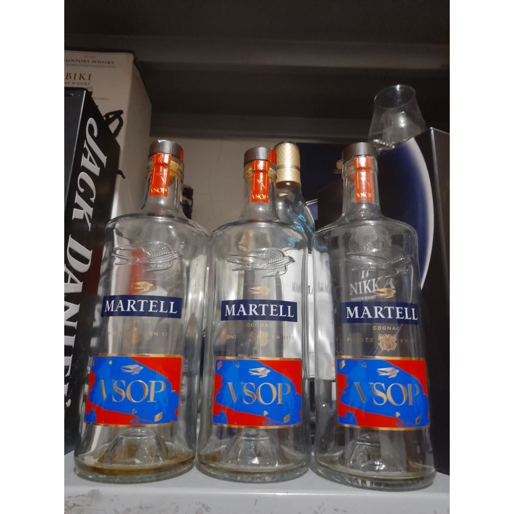 botol kosong bekas MartellVsp edisi terbaru