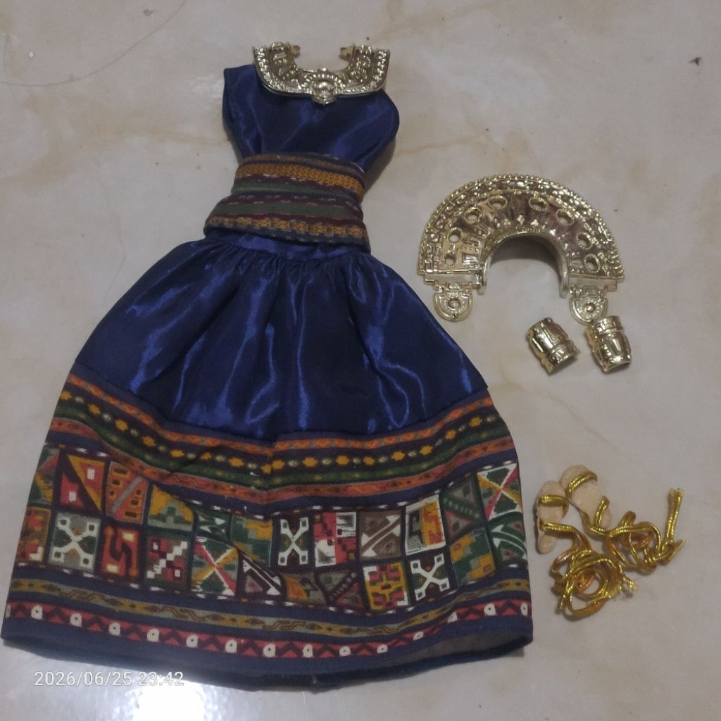 Baju set Barbie kolektor DOTW Princess of the Incas Barbie