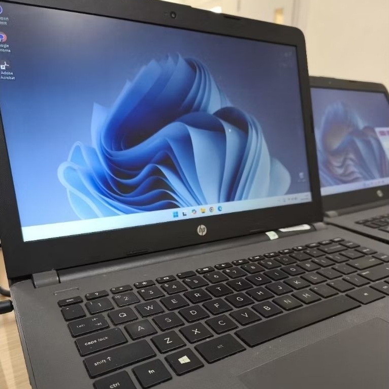 Laptop HP 240 G6 Core I3 Ram 8Gb Hdd 512 GB eks penggunaan kantor no minus