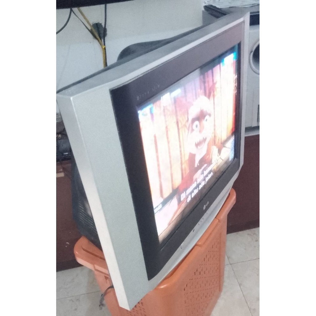 TV Televisi Tabung LG Ultra Slim 21"
