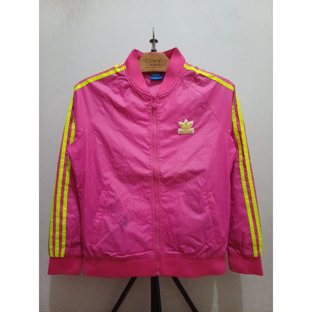 Jaket olahraga Adidas