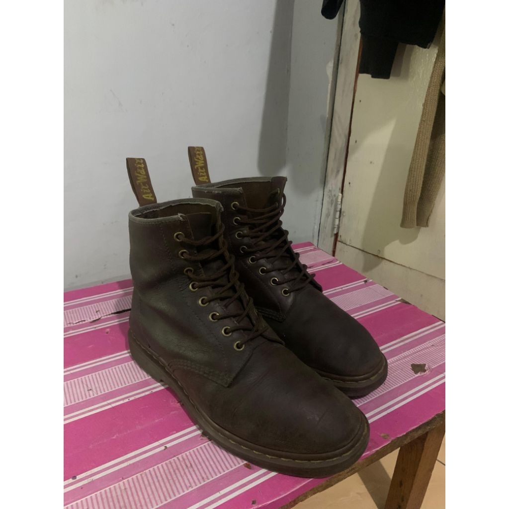 Docmart crazy horse