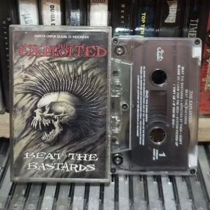 kaset pita THE EXPLOITED / BEAT THE BASTARD