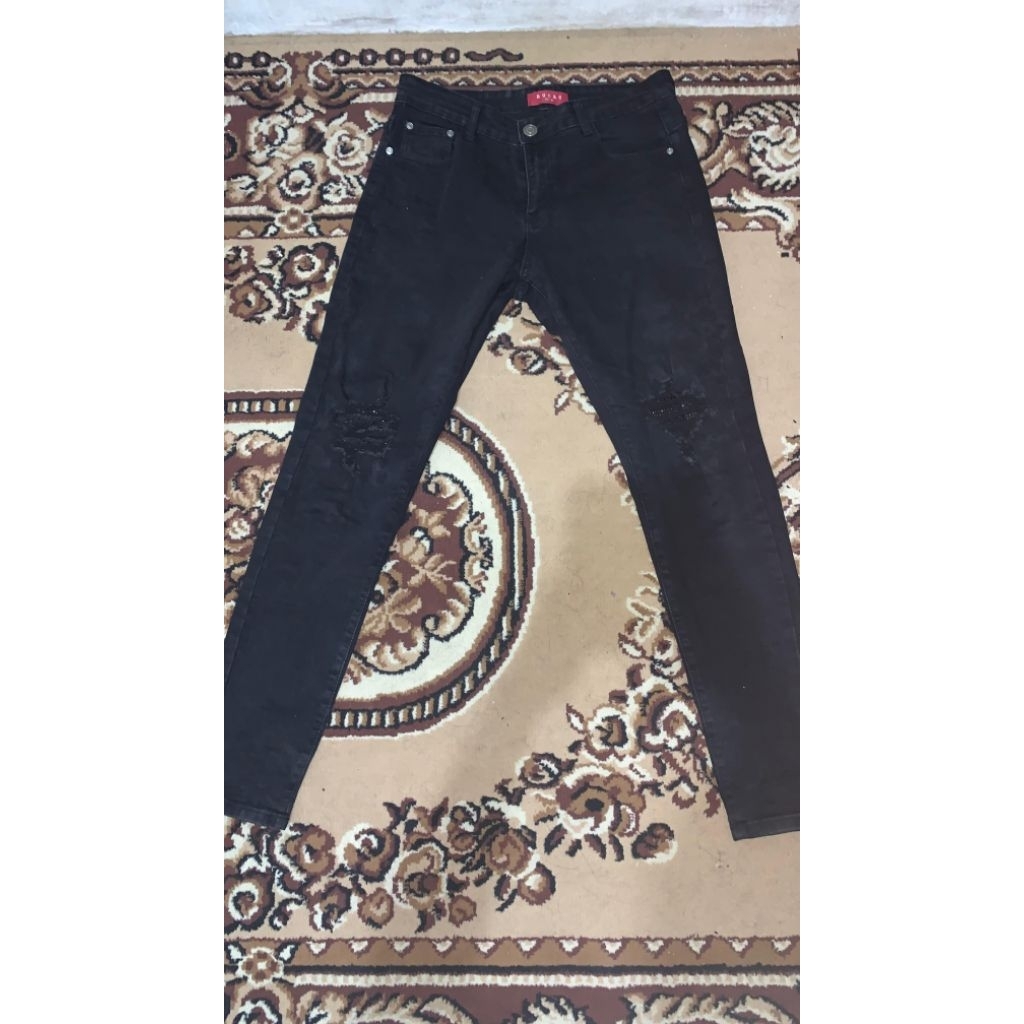 Celana Rucas S15 Black Crystal Jeans Second Sz 32