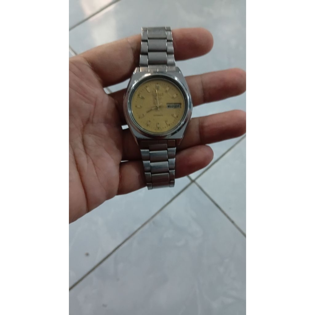 seiko dial gold 7005