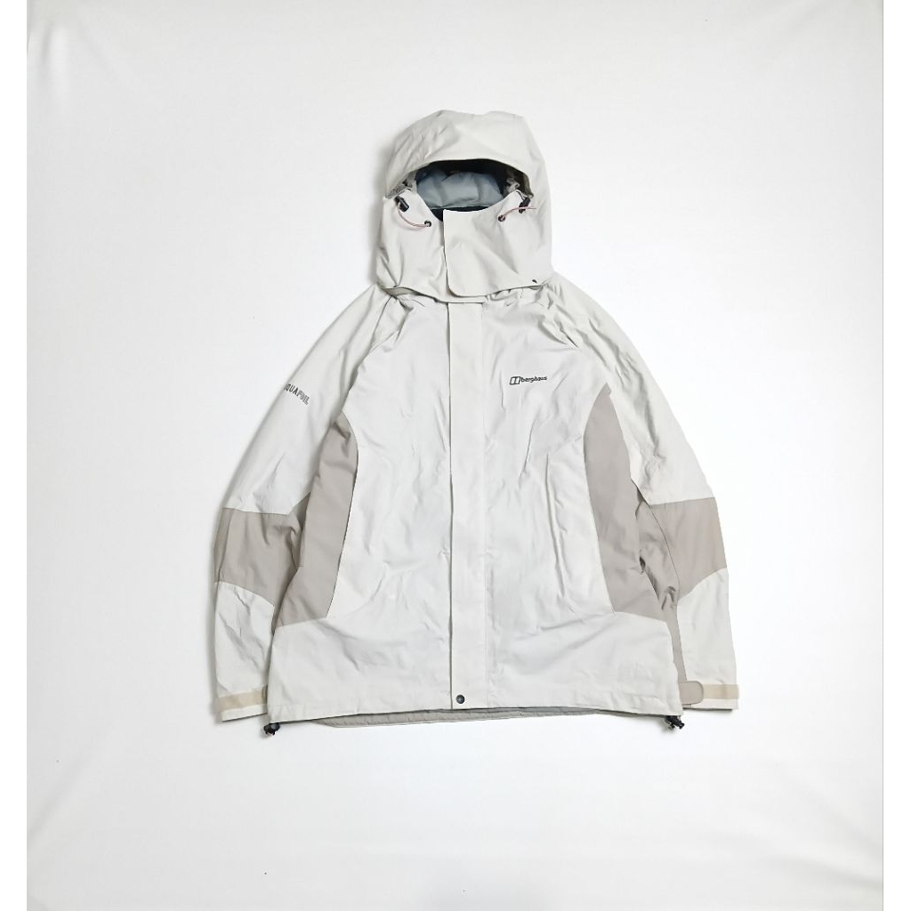 Berghaus aquafoil snowboard jacket