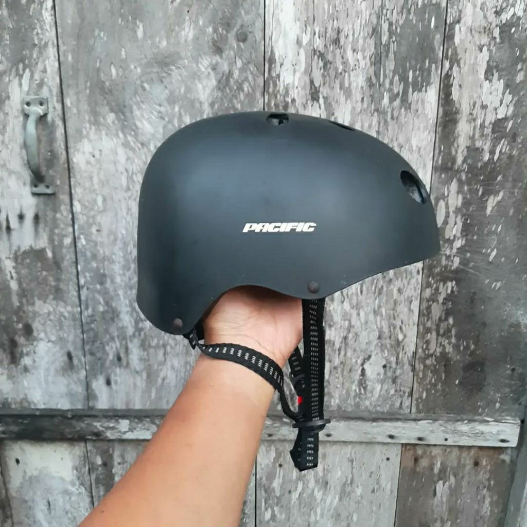 Helm sepeda pacific