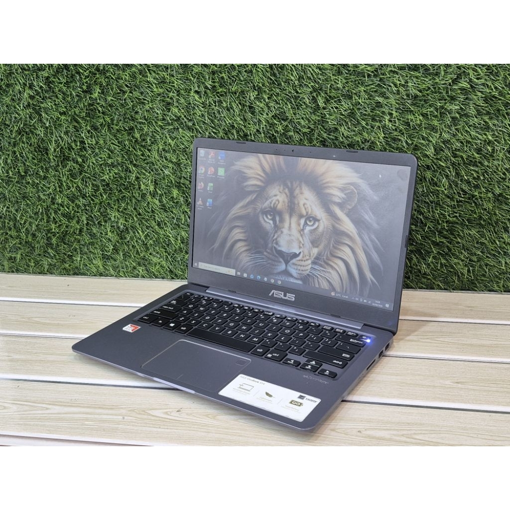 Asus S14 A411Q AMD A12 9720P Ram 8 Gb Ssd 256 Gb AMD Radeon 7 Layar 14"HD