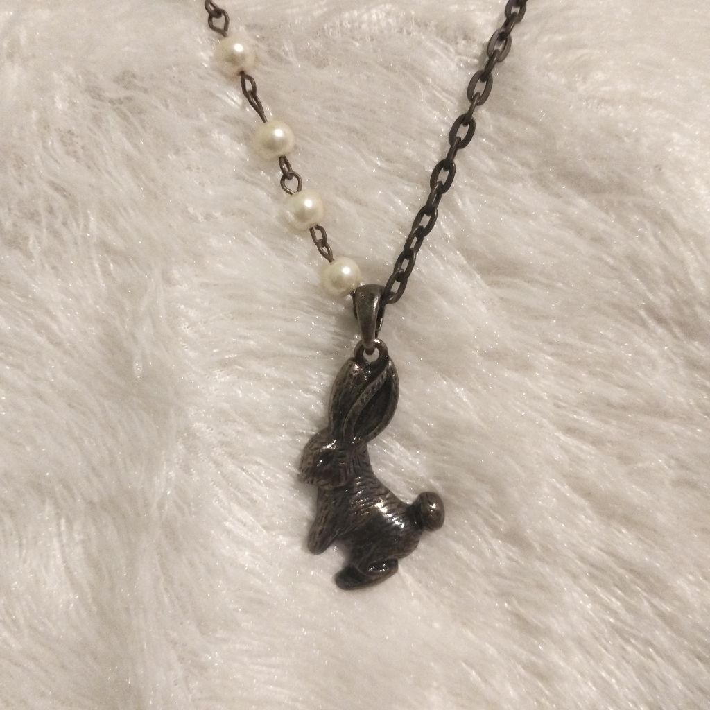 kalung Kelinci Vintage