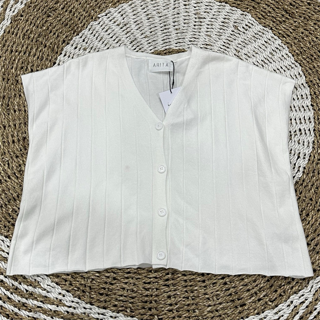 knit top button arita