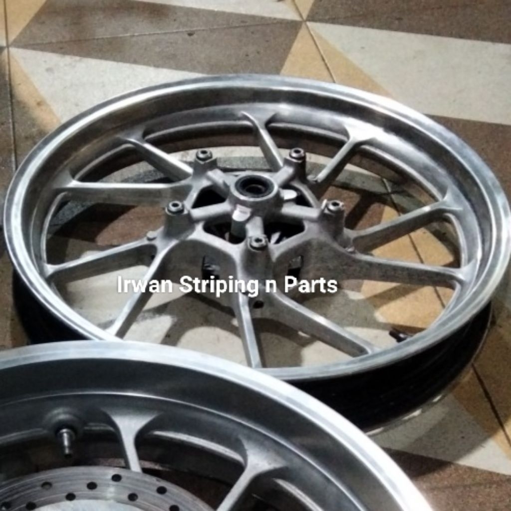 Velg Depan Yamaha R15V3 R15V4 YZF R15 VVA Vixion R