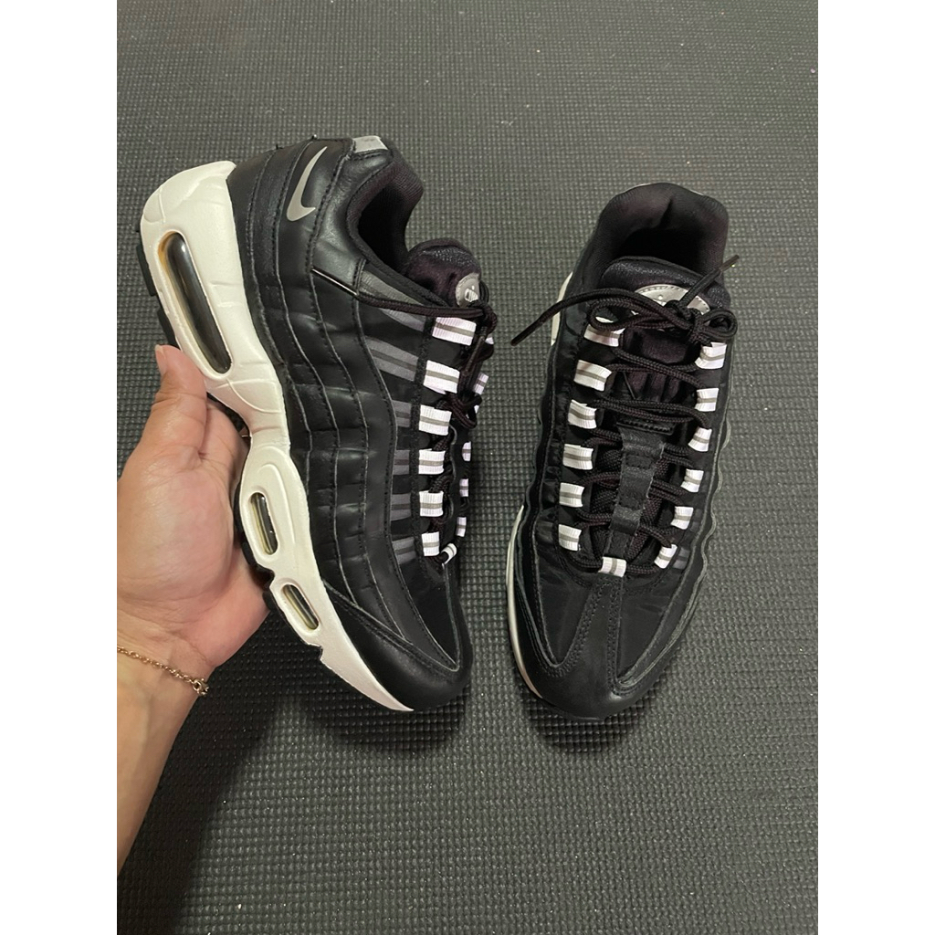 Sepatu Nike Airmax 95 size 39 insole 25cm