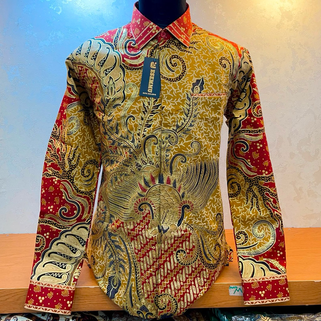 KEMEJA BATIK PRIA LENGAN PANJANG BAHAN KATUN PRADA TINTA EMAS WARNA HITAM MERAH COMBINASI JAITAN SMO