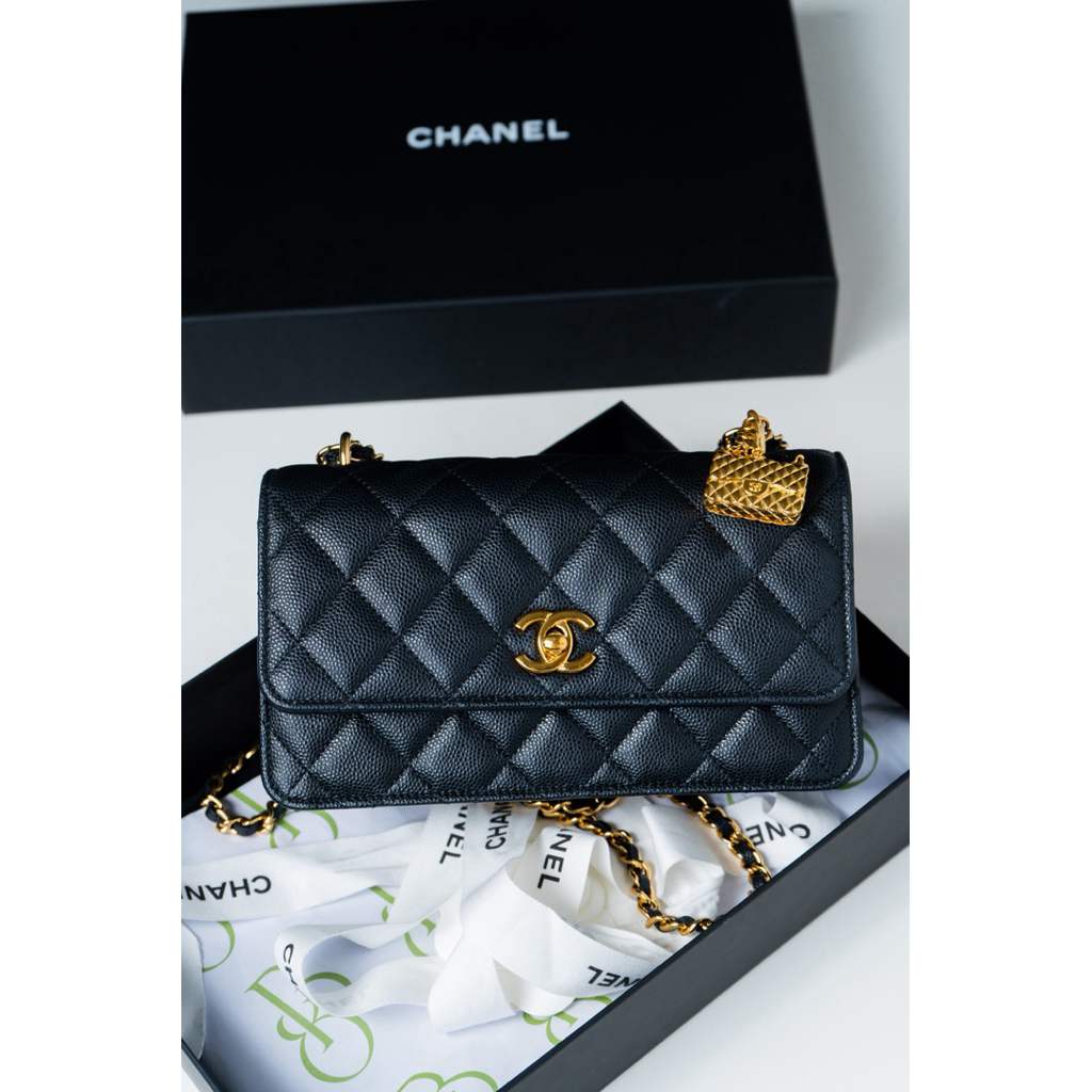 Chanel 235 WOC Black Caviar GHW Chip 2023