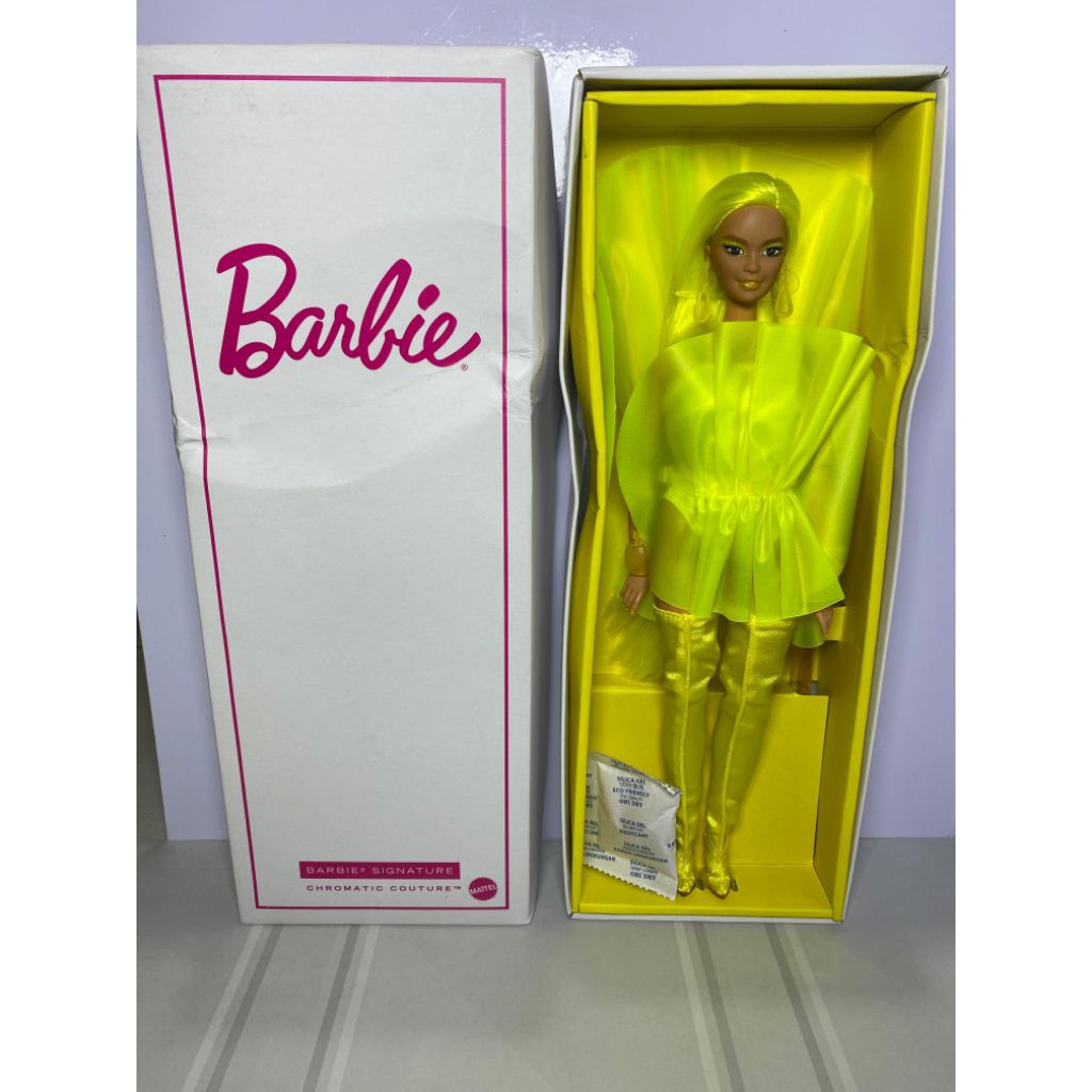 RARE Platinum Label Barbie Chromatic Couture Yellow Convention Doll NFRB