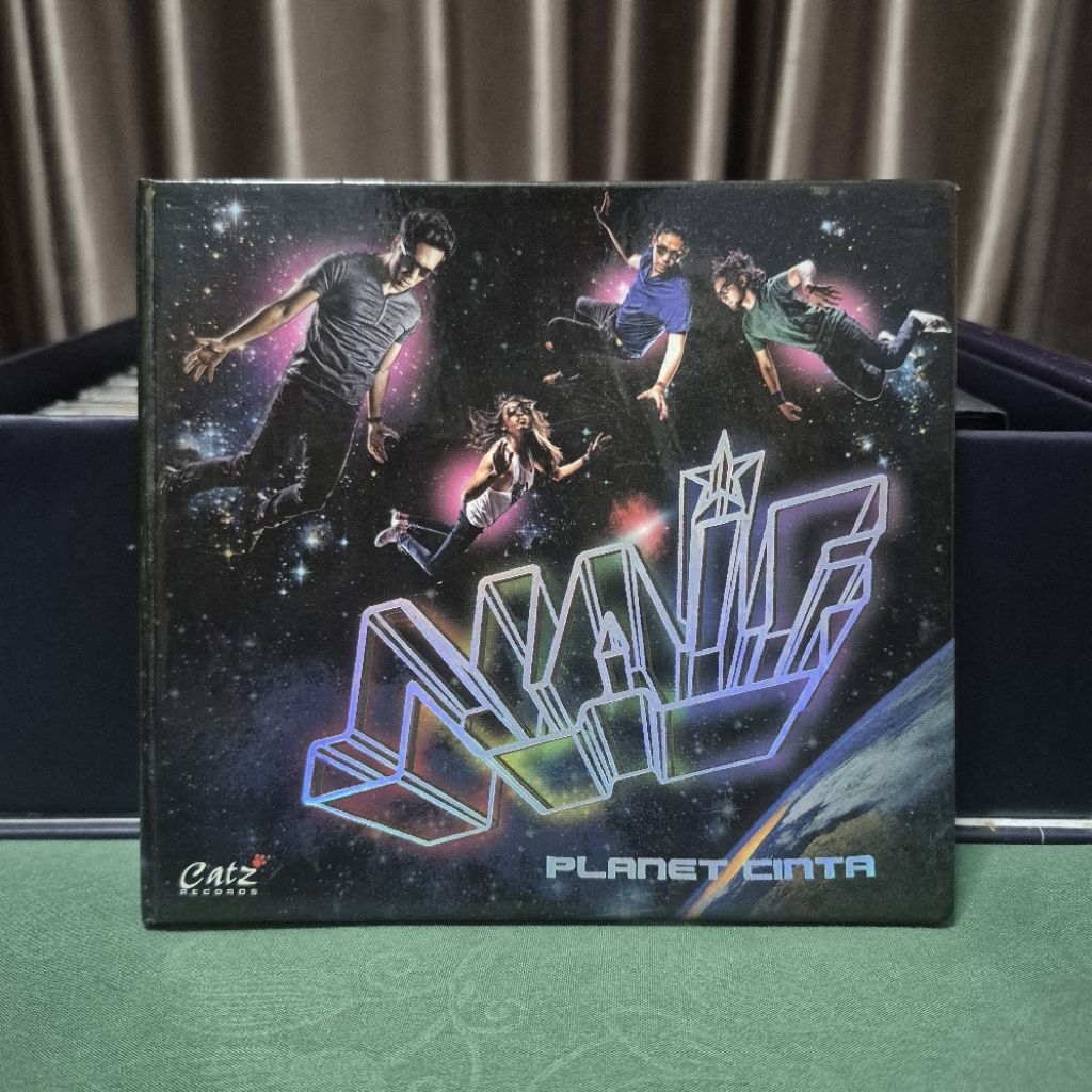 cd naif - planet cinta