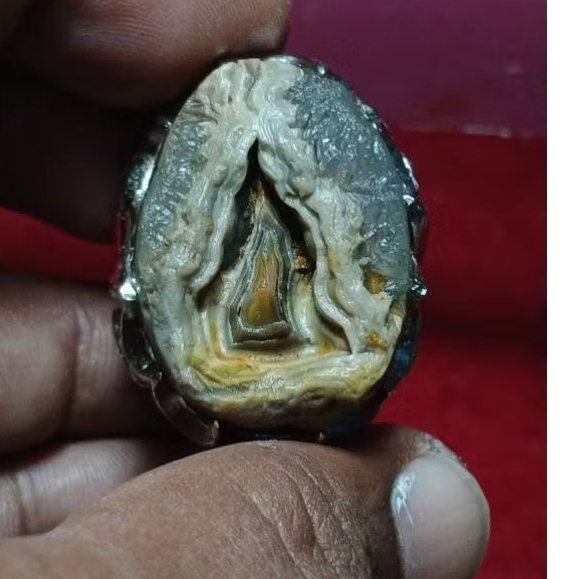 Batu akik sakral bertuah