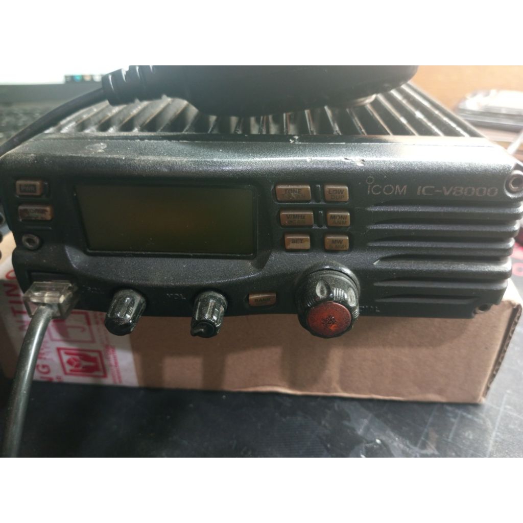 RADIO RIG icom ic-V8000/baca, deskripsi