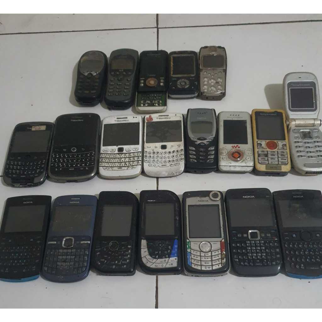 20 pcs hp jadul blackberry, nokia dan sony ericcson