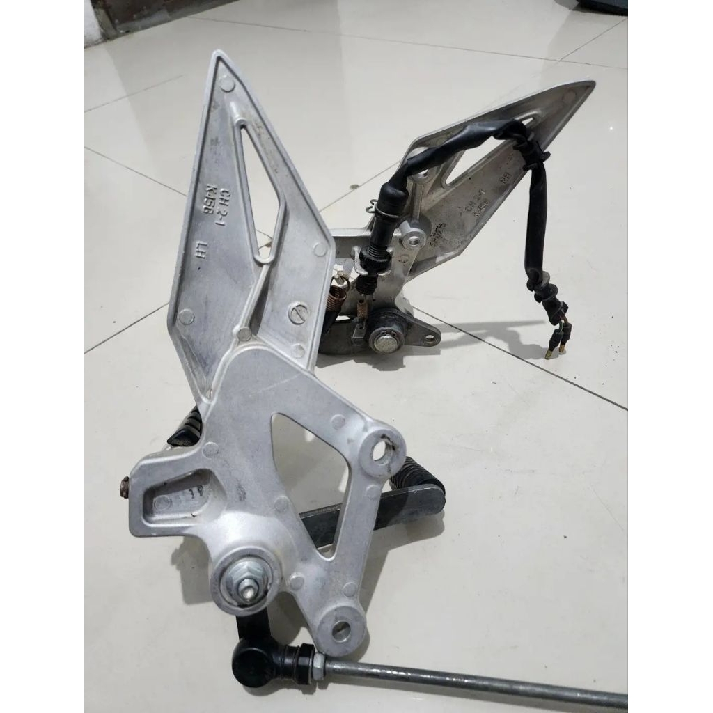 foot step footstep honda cbr 150 r original