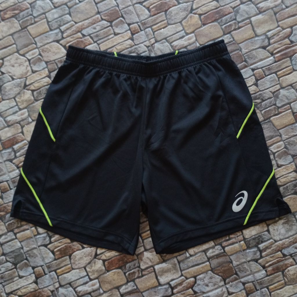 Celana pendek olahraga brand Asics original preloved size L