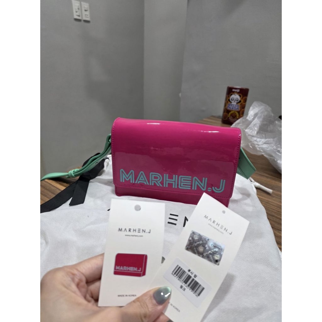 Tas Bahu MarhenJ shocking pink