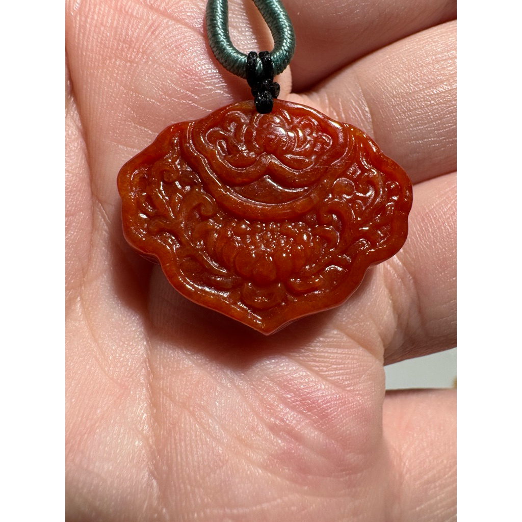 Liontin & kalung Giok merah Lottus