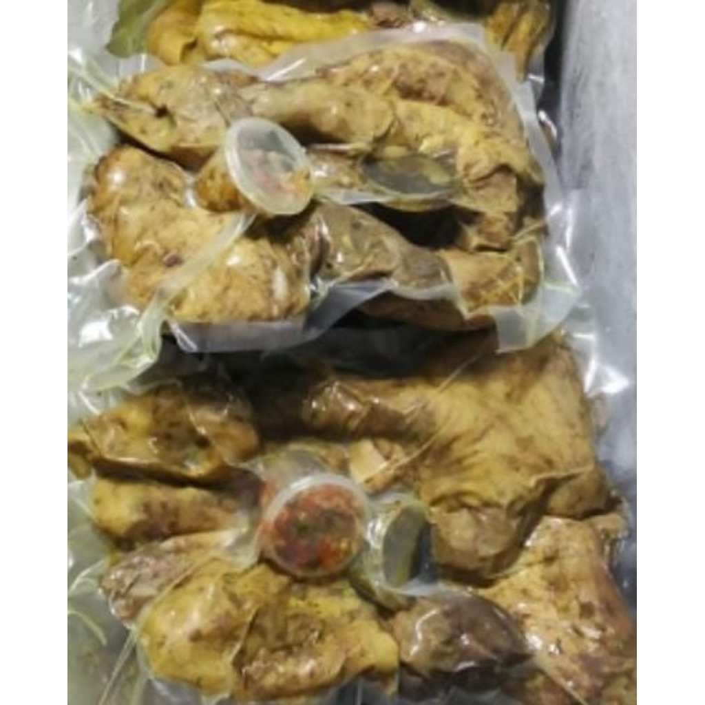 Ayam ungkep utuh siap goreng