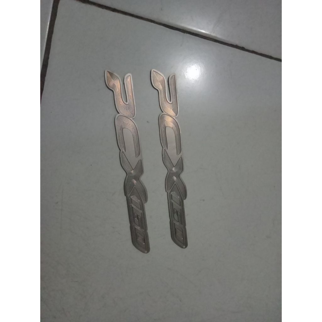 emblem titanium pcx 160