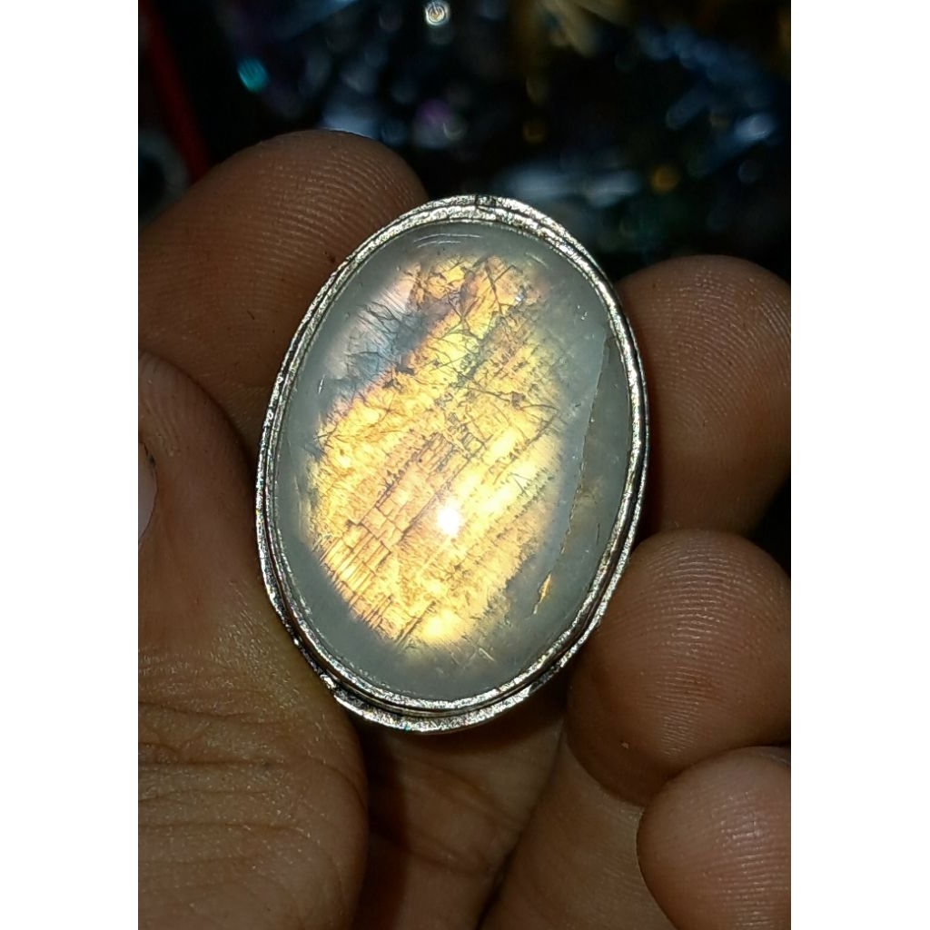 cincin moonstone golden