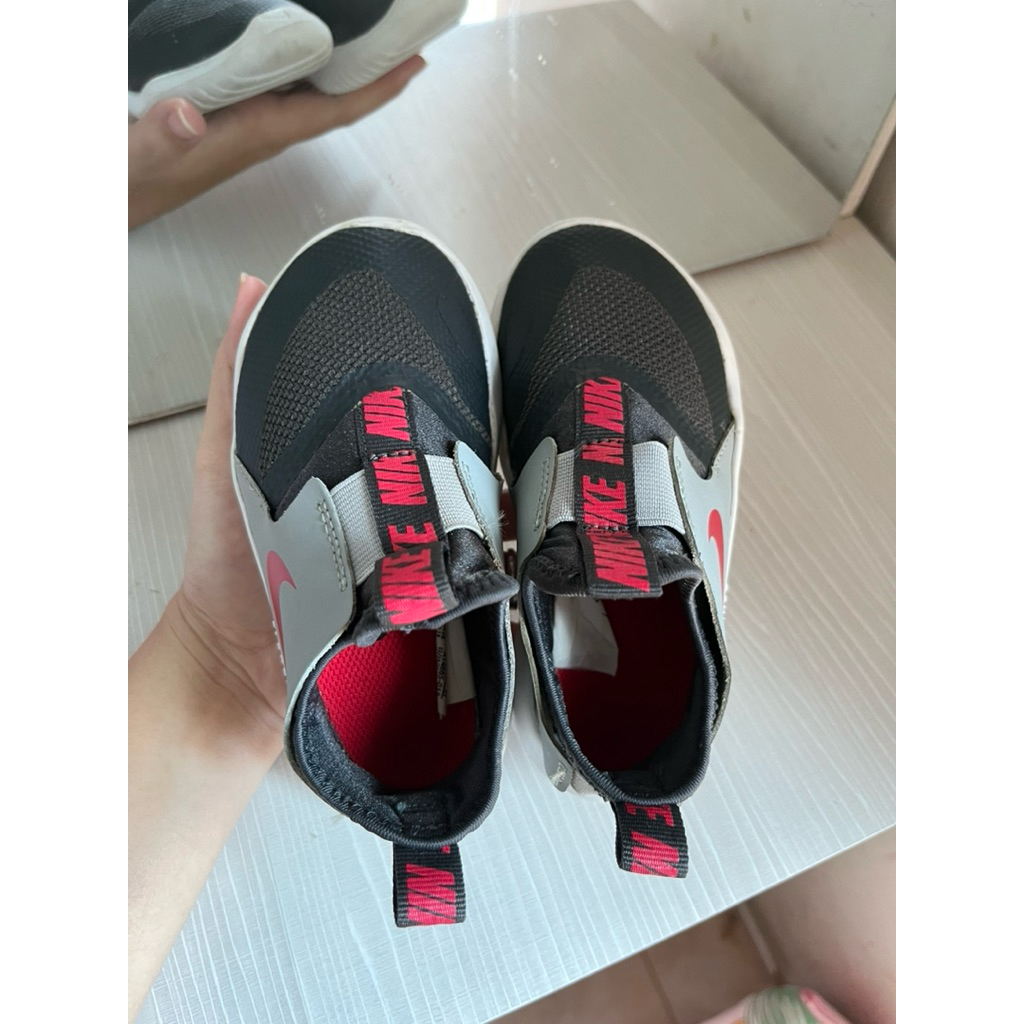 sepatu anak laki laki Nike PL