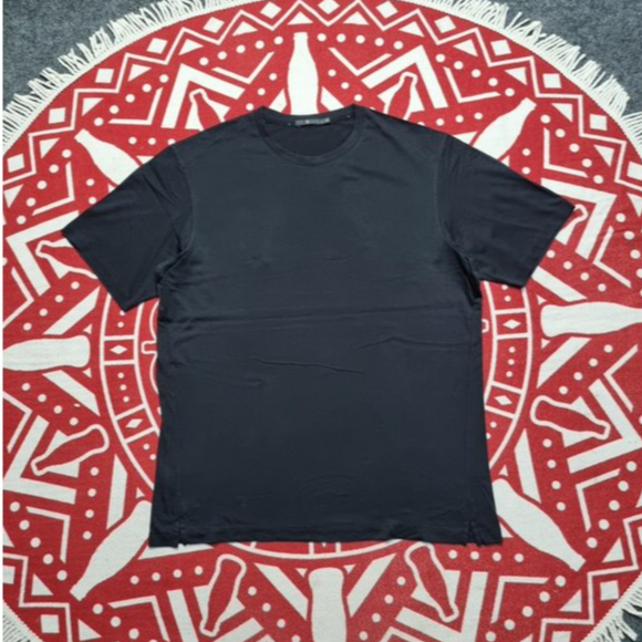 Uniqlo J tshirt hitam pekat