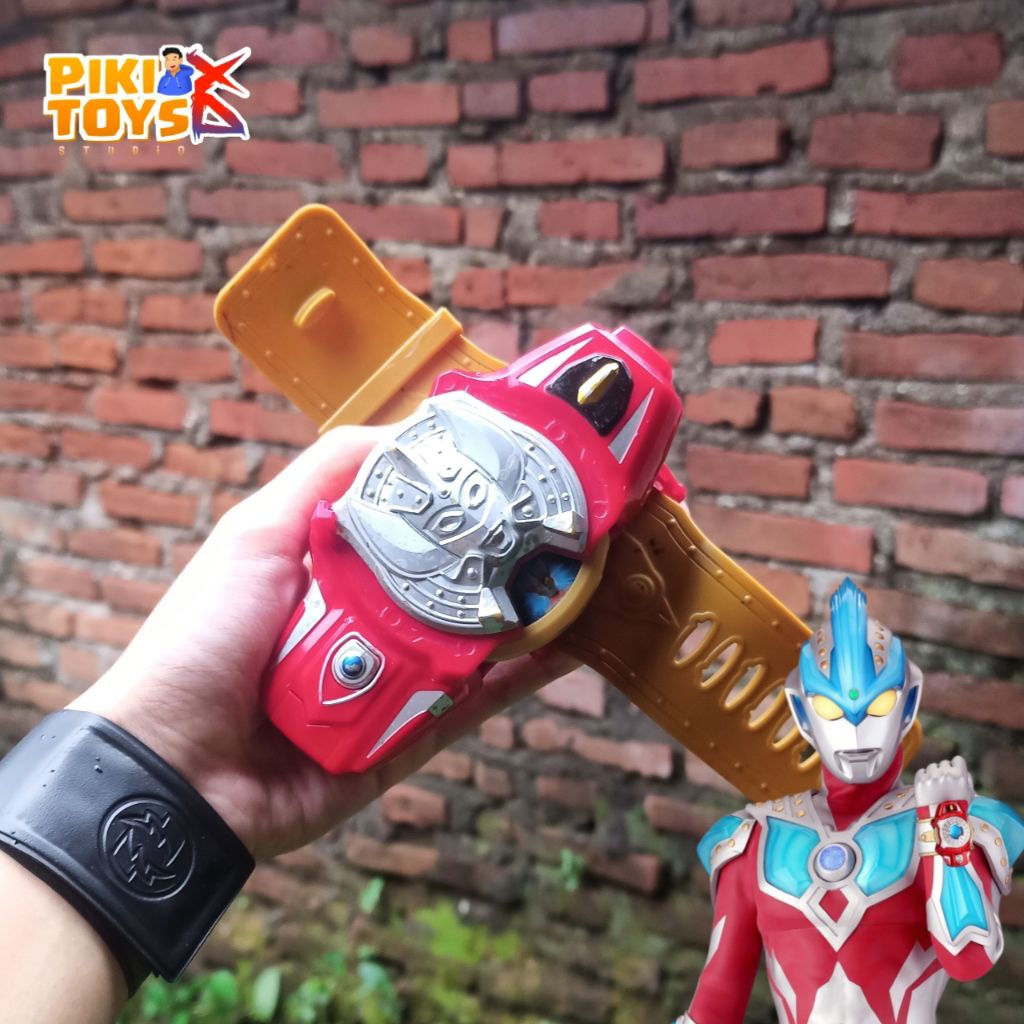 DX Strium Brace Ultraman Ginga S Alat Berubah Bandai