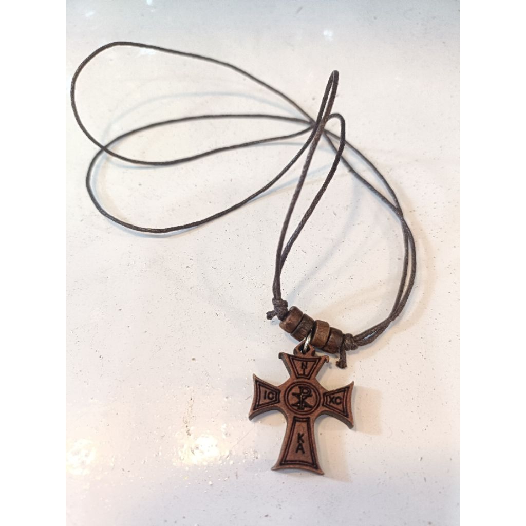 Kalung Tali Salib Kayu QTM064F 3x2.5cm (7361) - Kalung Salib - Kalung Tali Salib