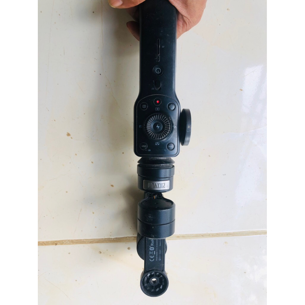 gimbal merk zhiyun rusak
