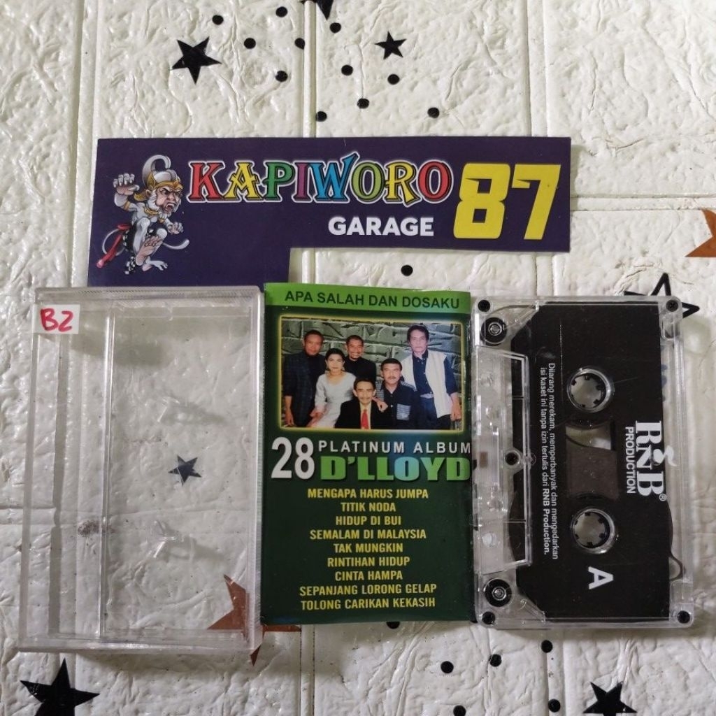 KASET PITA,,,28 PLATINUM ALBUM D'LLOYD