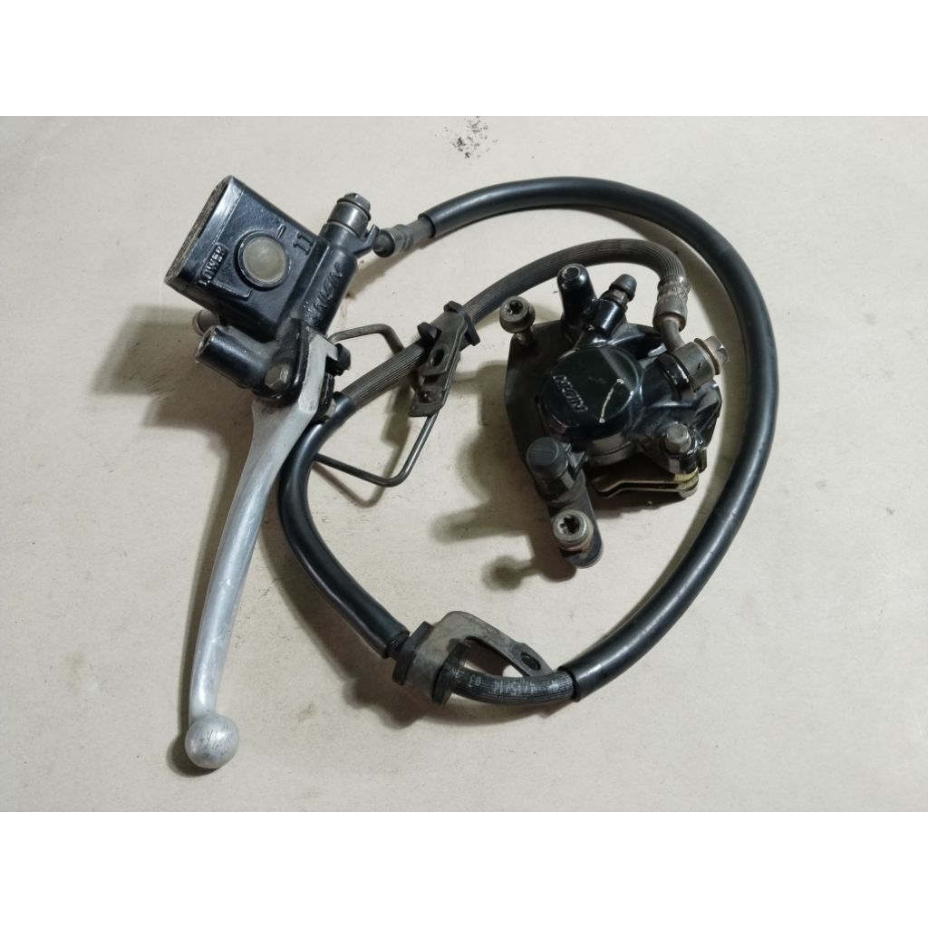 kaliper cakram rem depan set beat fi copotan motor